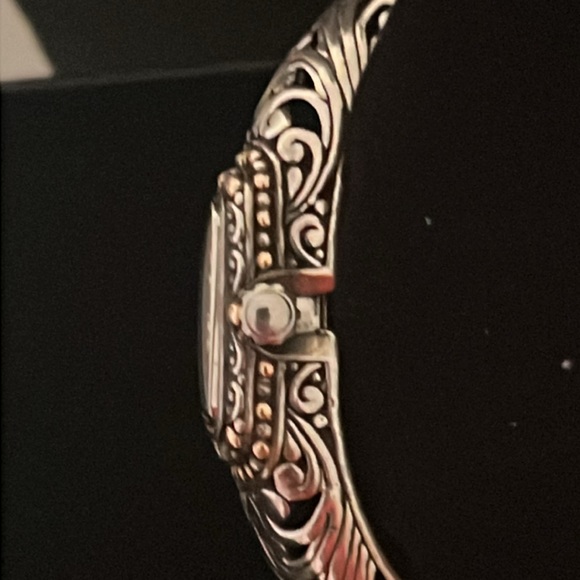 Luxury Solid 18K Gold Watch. Artisan-crafted of solid 18K Gold, Sterling Silver - Picture 6 of 12